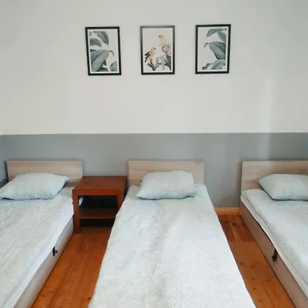 Tanie Spanie Na Naramowicach- Zameldowanie Bezobslugowe - * Poznań